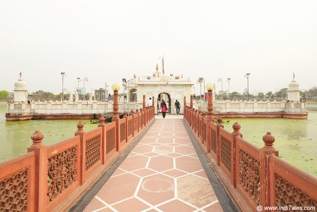 Pawapuri Jal Mandir of Bhagwan Mahavir Near Nalanda