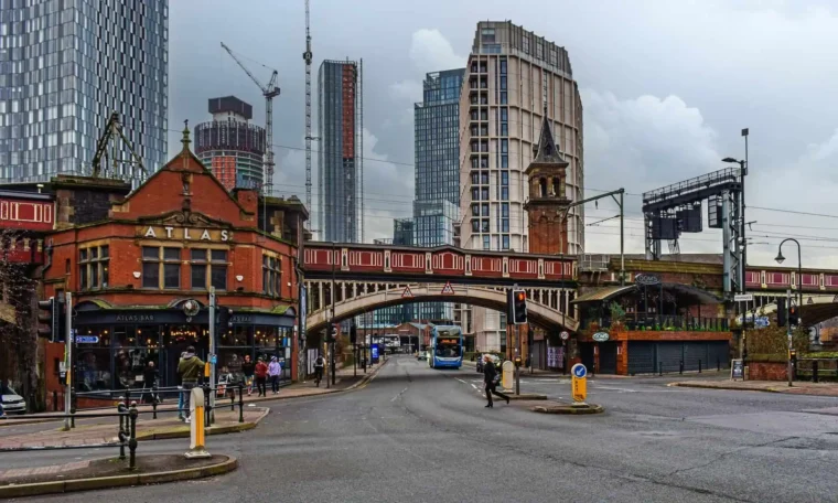 Best Travel Hacks That Will Actually Save You Money in
Manchester