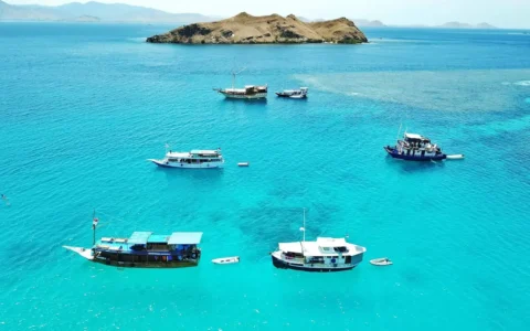 The Complete Guide to Private Yacht Charters in
Indonesia