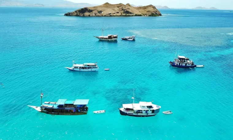 The Complete Guide to Private Yacht Charters in
Indonesia